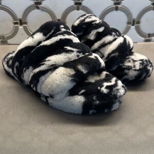 UGG slippers women’s 7